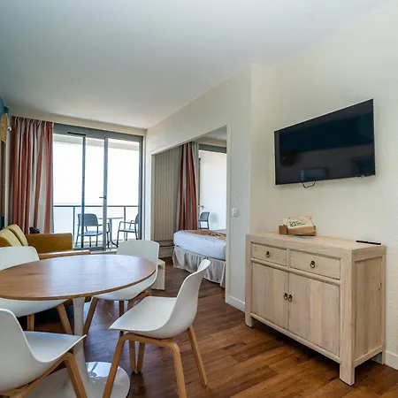 Bleues Le Grand Large Μπιαρίτζ