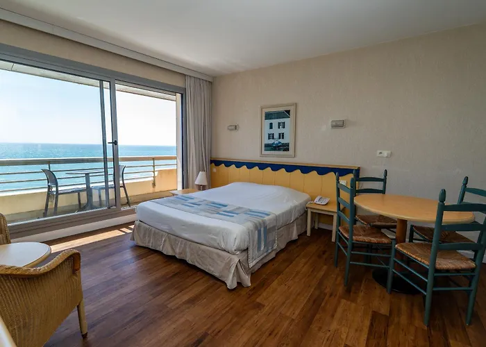 Bleues Le Grand Large Ośrodek wypoczynkowy 3*